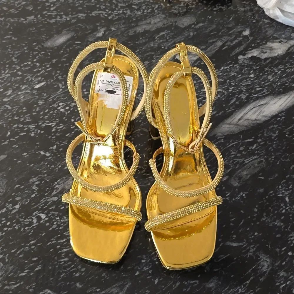 BRAND NEW OLIVIA JOHNSON BLOCK HEEL SQUARE-OPEN TOE SANDAL